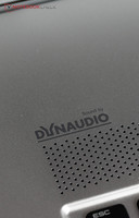其他的配置没有什么改变，这包括了来自Dynaudio的平庸音响系统。