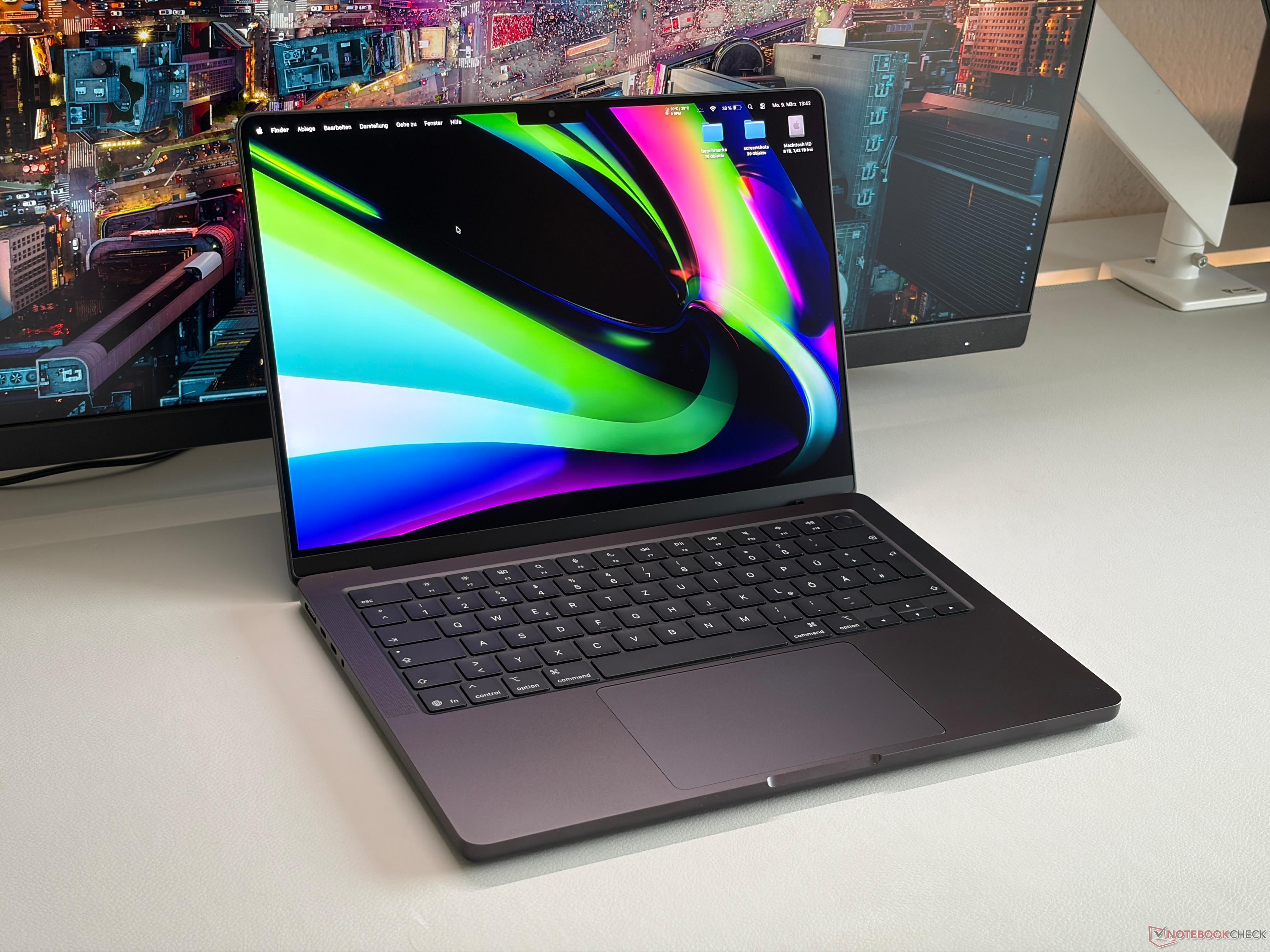 【保証あり・超美品】14インチMacBook Pro 2026 M5 Pro mbp_14_m5_max_case_01.JPG