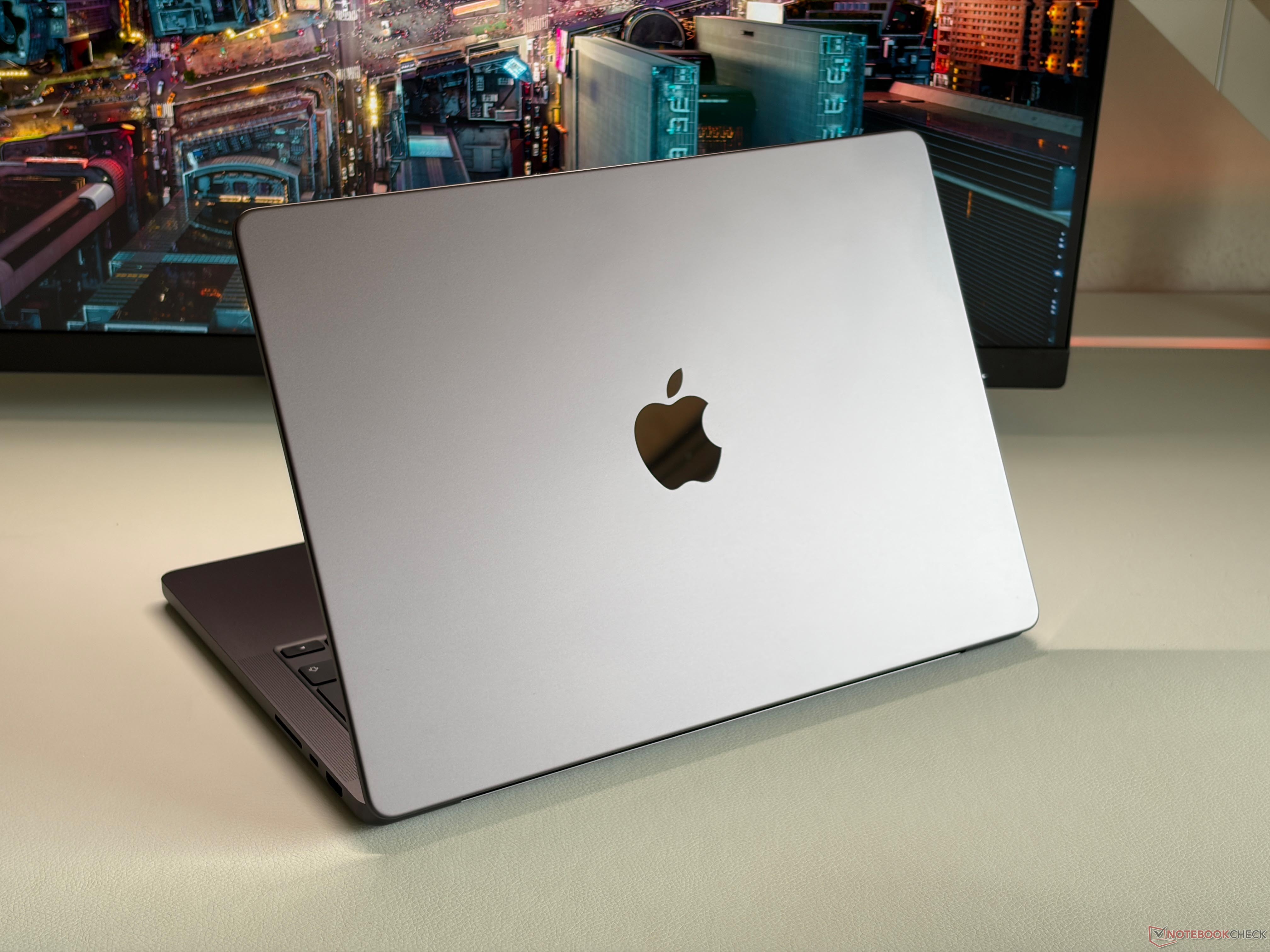 M5 Max 性能不稳定，存在节流问题-Apple MacBook Pro 14 评测 