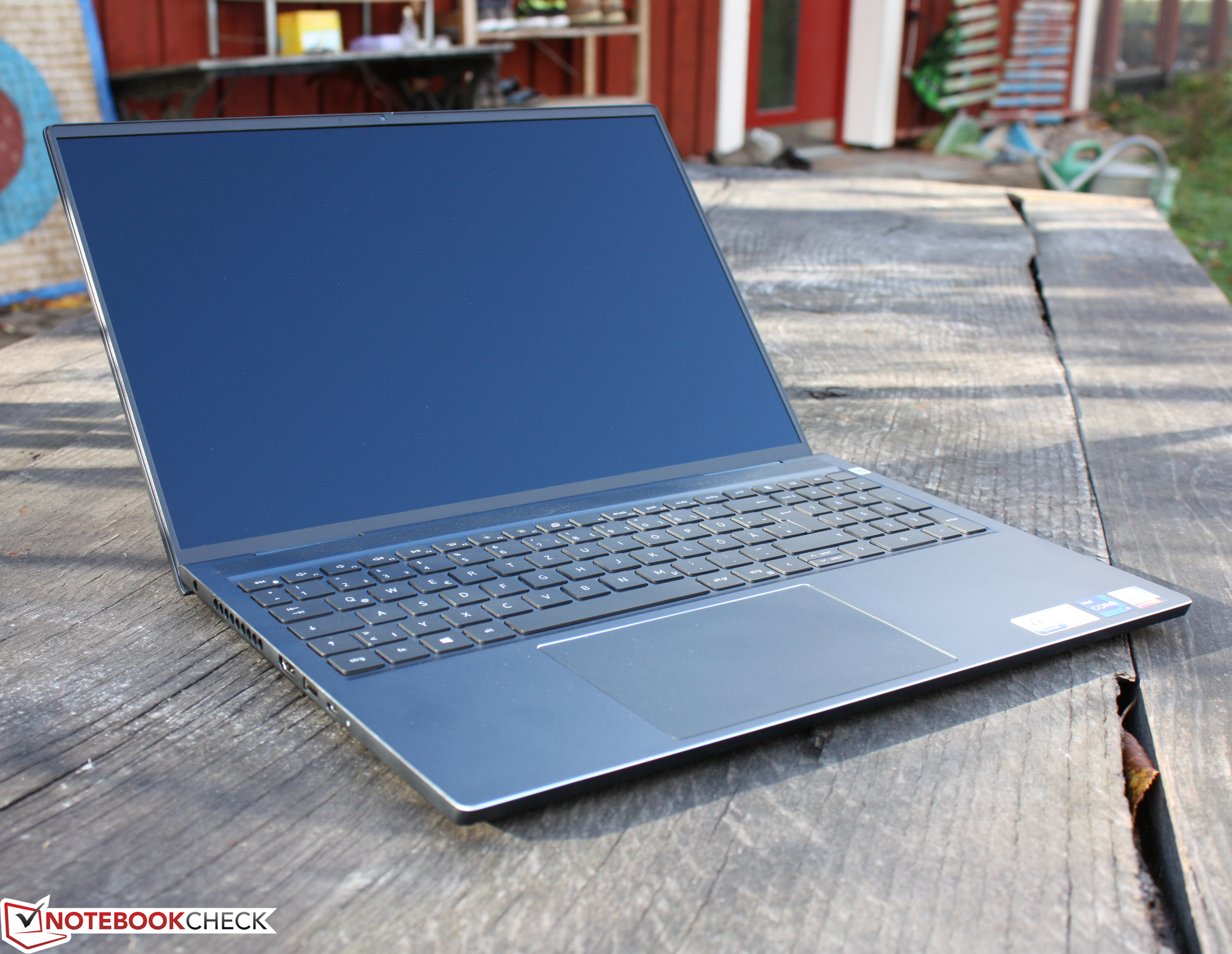 戴尔Inspiron 16 Plus 7610评论。没有Nvidia就有更多的性能？