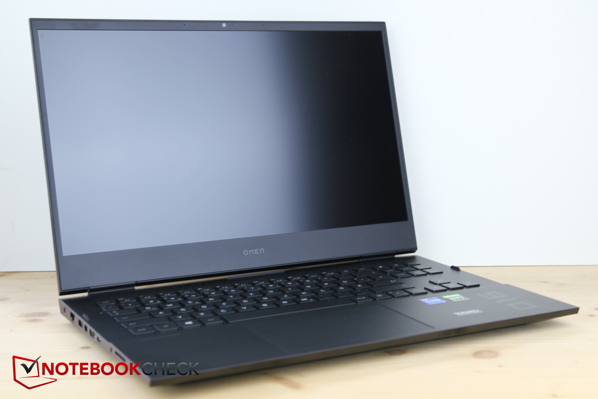惠普Omen 16笔记本电脑回顾。强大的RTX 3070游戏笔记本有不必要的缺点 
