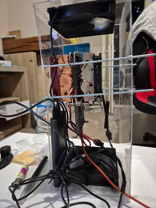 用于安装改装版 Z70 Ultra 的机箱