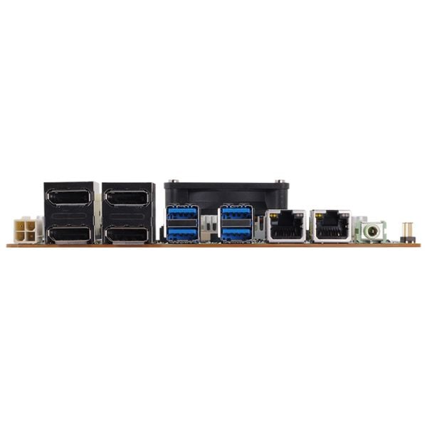 该主板配备了多达四个DisplayPort 1.4输出接口。