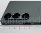 泄露的手机图片。Xperia 1 VII 预计将配备改进的超广角和长焦摄像头。(图片来源：via Sumaho Digest）