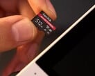 一张 512 GB 的闪迪 SD 卡（图片来源：SanDIsk）