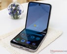 三星发布的廉价版Galaxy Z Flip 可能会有一个独特的名字，图为Galaxy Z Flip6。(图片来源：Notebookcheck）