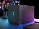 技嘉将GeForce RTX 5090 台式机显卡装入配备 Thunderbolt 5 的 eGPU 机箱（图片来源：技嘉）