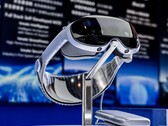 vivo Vision 采用便携式电池组供电。(图片来源：小白测评微博）