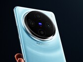 vivo X100 Pro 显然将提供别致的 "天蓝色"。(图片来源：vivo）