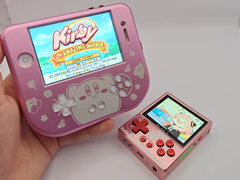 经过改装的 iPhone 4S（左）和 GKD Pixel 2（右）。(图片来源：u/Retr0ddicted via r/SBCGaming)