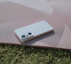 据说 OnePlus 13T 将配备两个垂直堆叠的后置摄像头。(图片来源：OPPO via WhyLab）
