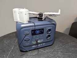 非常适合在路上对无人机进行充电