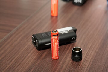 USB-C接口在10440电池中占据了很大空间。
