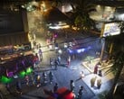 2023 年发布的首支 GTA 6 预告片与 2026 年 10 月 8 日公布的一张新截图之间的对比,在 Reddit 上引发了关于游戏画面的讨论。