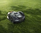 富世华将推出 Automower 405XE NERA 和其他机器人割草机，为 2025 年的园艺季节拉开序幕（图片来源：富世华）