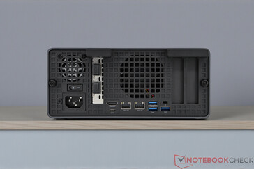 Minisforum MS-02 Ultra - 后面板上的连接件