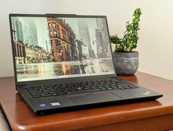 ThinkPad E14 G6 是一款物美价廉的办公笔记本电脑