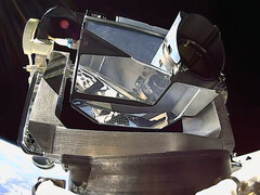 用于数据传输的 Starlink 激光器。(图片来源：Starlink）