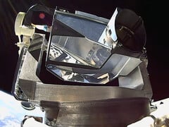 用于数据传输的 Starlink 激光器。(图片来源：Starlink）