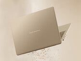 华硕推出的 Zenbook 14 UX3480KA 有三种颜色可选，均采用陶瓷铝质表面处理。