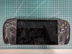 华硕预计将发布图中型号为 ROG Ally 2（Xbox 版）的产品。(图片来源：via @94G8LA)