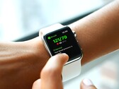 Apple Watch 11 和Apple Watch Ultra 3 可能会提供血压检测功能，预计从Apple Watch 12 开始将进行重大的重新设计。（图片来源：Qardio）