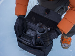 大疆创新 Mavic 4 Pro 预计将于本月晚些时候上市，起价 2,189 欧元（约合 2,490 美元）。(图片来源：via Igor Bogdanov）