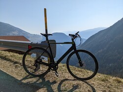 审查。意大利C.B.T.公司的UB77。测试自行车由意大利C.B.T.公司提供。