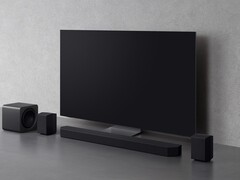 新款超重低音扬声器内置双 8 英寸驱动器，可向相反方向发射。(图片来源：三星）