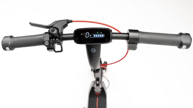 Segway E3 Go 电动滑板车配备侧灯、铃铛和 2.8 英寸显示屏。