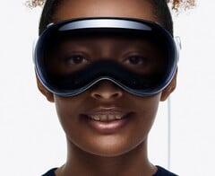 Apple Vision Pro 计算耳机（图片来源：Apple)