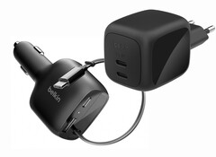BoostCharge Pro Dual 和 BoostCharge 车载充电器的配置都很高，但价格略高。(图片来源：贝尔金）