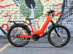 赛格威 Xafari 电动自行车现推出深红色款（图片来源：Segway）