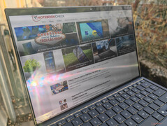 户外（有阳光）