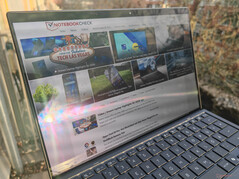 户外（有阳光）