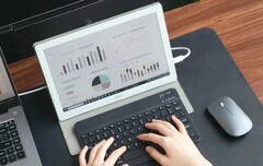 大成最新的 E Iink 显示器将 12 英寸彩色面板与 USB-C 端口相结合。(图片:Dasung)