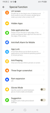 丰富的额外功能。(图片来源：Sergey Tarasov - Notebookcheck）