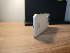 Honor 600 Pro 具有双立体声麦克风 