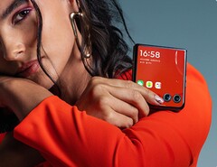 Razr 50 Ultra 看起来非常像它的前代产品。(图片来源：摩托罗拉）