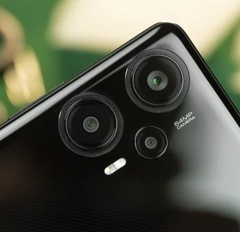 Poco F6 的 CPU 性能可能略优于 Poco F6 Pro。(图片来源：NextPit）