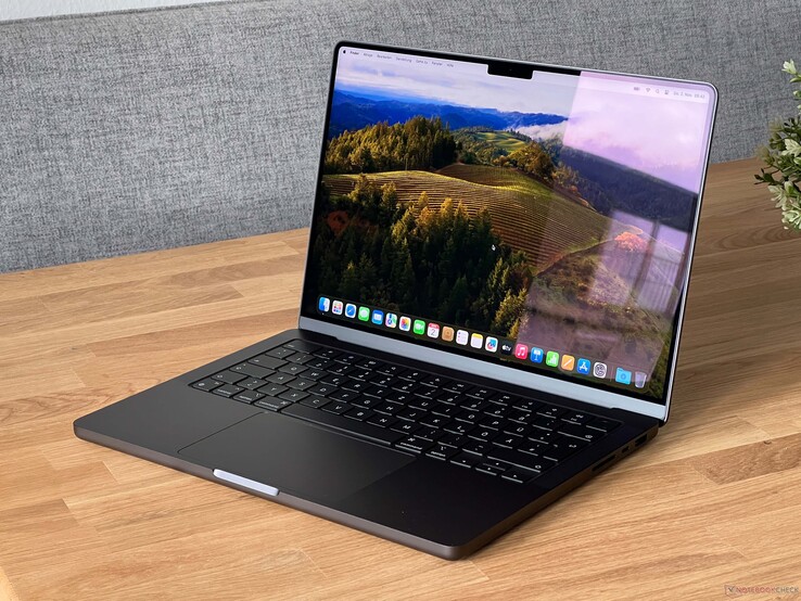 Apple配备 M3 Max 的 MacBook Pro 14 是 CPU 性能最快的 14 英寸笔记本电脑。