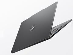全新的 Machenike 14 Ultra 搭载 Intel Core Ultra X7 358H。图示:展示这款笔记本纤薄设计的宣传图片。