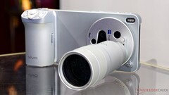 G2 Ultra 400 毫米长焦扩展器可以轻松实现 1600 毫米的拍摄，早期的照片样本就证明了这一点。