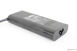 100 瓦 USB-C 交流适配器