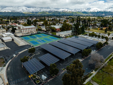 加利福尼亚州圣贝纳迪诺一个停车场的屋顶（图片：DSD Renewables）