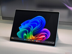 微软 Surface Pro OLED 商务版（图片来源：Notebookcheck）