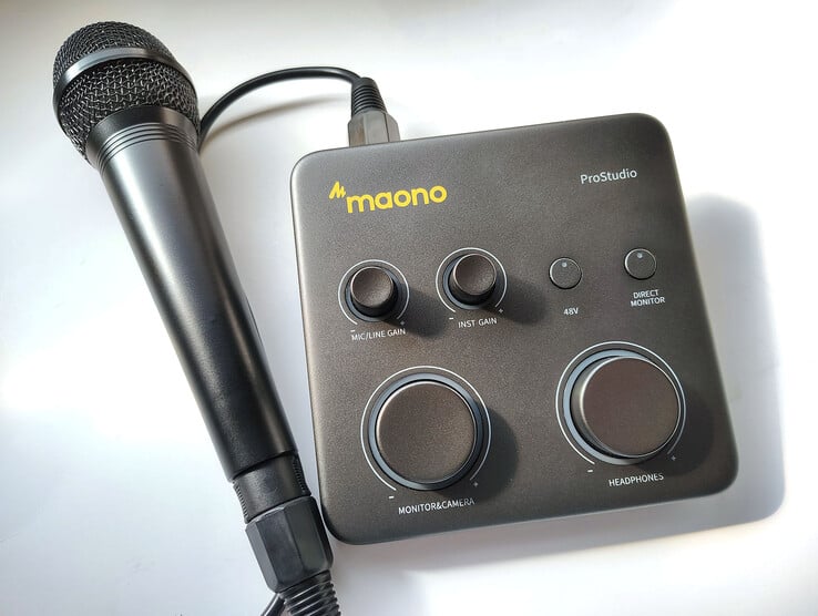 Maono P1。