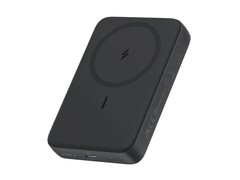 Anker Zolo 磁性无线移动电源 10K 30W。(图片来源：Anker/亚马逊）