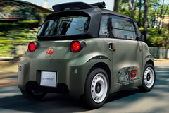 Citroen Ami Outdoor 双座电动车在一些国家年满15岁即可驾驶