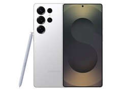 Galaxy S25 Ultra（如图）配备 5,000 mAh 电池和 45W 有线充电功能。(图片来源：亚马逊）